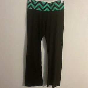 Eye Candy Black/Green Yoga pantss, size 1X